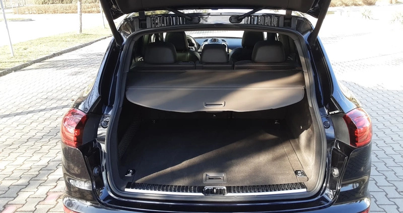 Porsche Cayenne cena 157000 przebieg: 131000, rok produkcji 2017 z Kraków małe 277